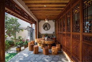 Tempat makan luar