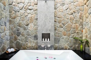 Bathroom - Miskawaan Beachfront Villas (Koh Samui)
