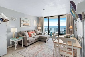 TV - Palms Resort 1004 - Oceanfront! (Myrtle Beach)