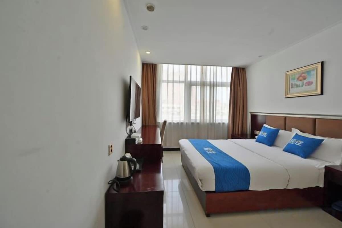 Business Queen Room