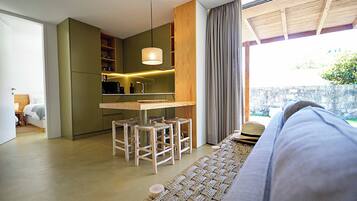 2 bedrooms, iron/ironing board, bed sheets