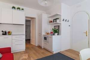 Apartment, Ground Floor | Private kitchen | Fridge, microwave, oven, stovetop