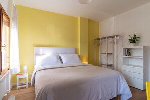 Appartement, en mezzanine | 1 chambre, fer et planche à repasser, Wi-Fi gratuit