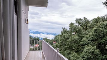 Superior Double Room, Balcony, Valley View | Balcony