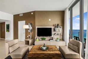 Smart-tv, boeken en een filmbibliotheek