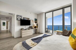 3 slaapkamers, een strijkplank/strijkijzer, reisbedje, gratis wifi