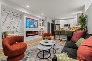 電視、壁爐、電子遊戲、書籍