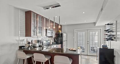 Clean Cozy Comfort - Short Drive to Stadiums