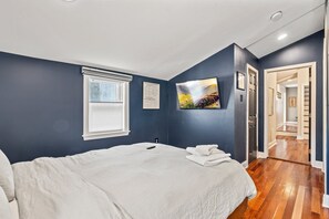 2 slaapkamers, een kluis op de kamer, een bureau