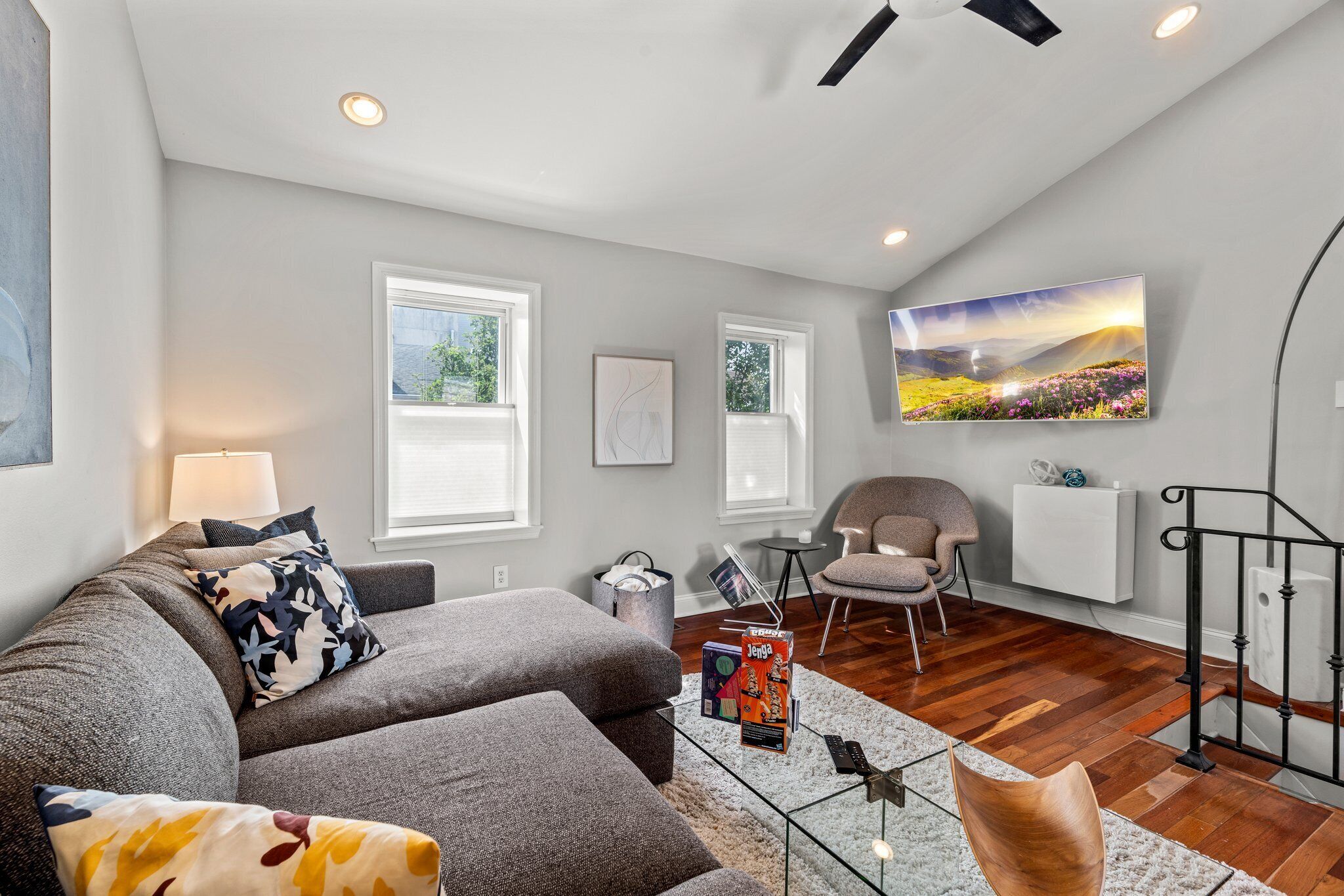 Smart TV, books, offices