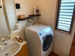 Basic-Apartment | Badezimmer