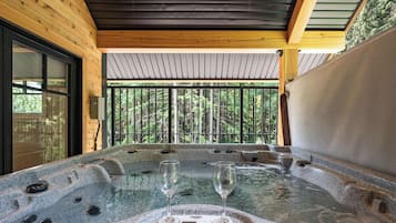 Bain à remous intérieur