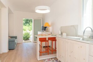 Microwave, stovetop - Casa Tersicore | Villa le 3 Muse beach, swimming pool, 4 minutes away by the sea (Sicilia)