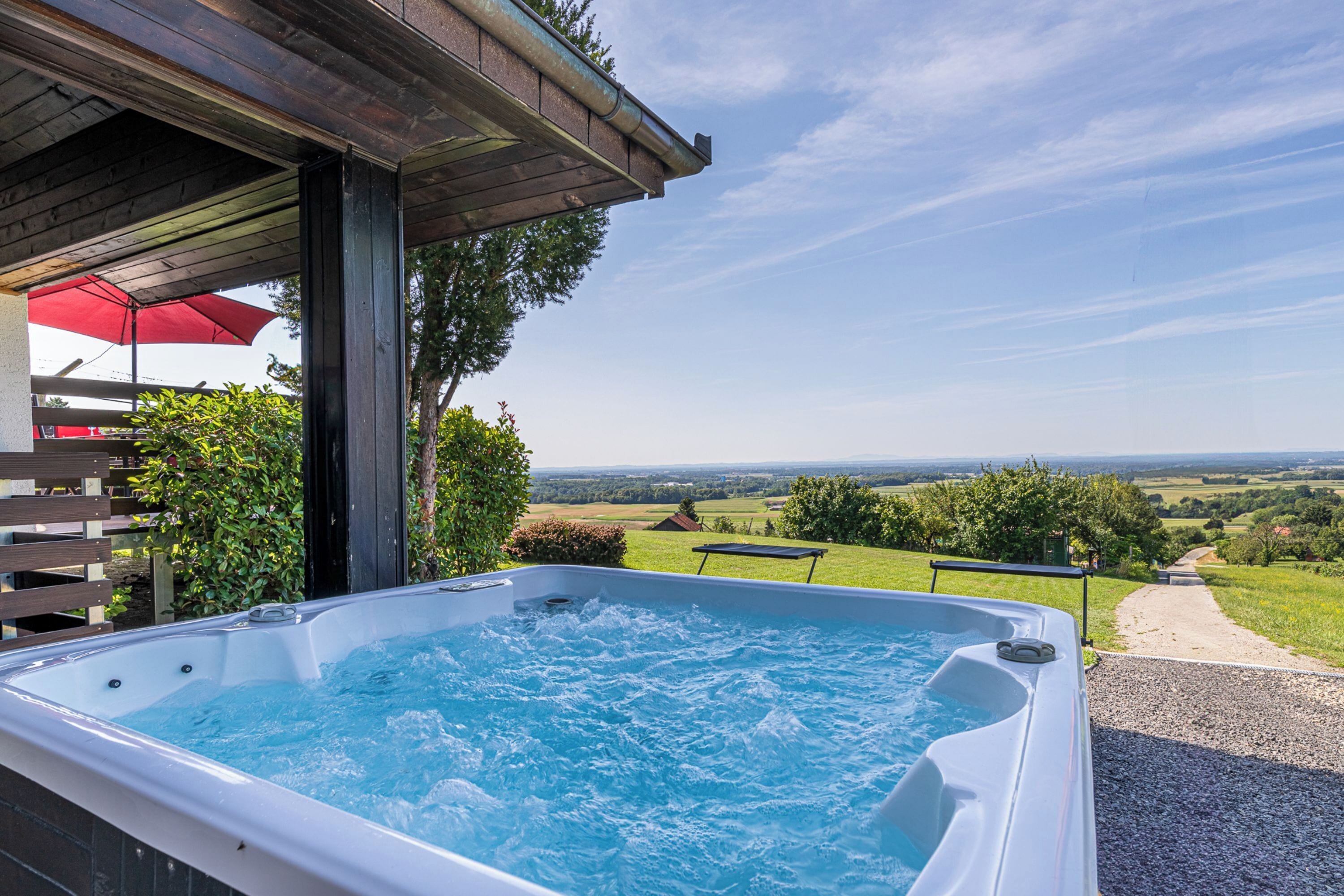 Bain à remous extérieur