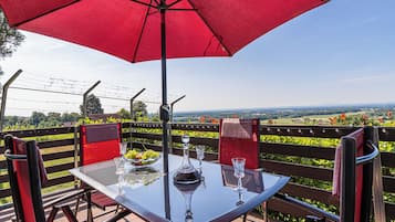 Family House, Multiple Bedrooms (Holiday house VilAna with Jacuzzi) | Outdoor dining