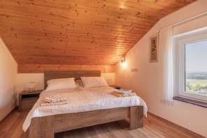 2 bedrooms, in-room safe, laptop workspace, iron/ironing board - Holiday House Vilana With Jacuzzi (Puconci)