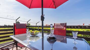 Family House, Multiple Bedrooms (Holiday house VilAna with Jacuzzi) | Outdoor dining