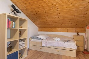 Family House, Multiple Bedrooms (Holiday house VilAna with Jacuzzi) | 2 bedrooms, in-room safe, laptop workspace, iron/ironing board