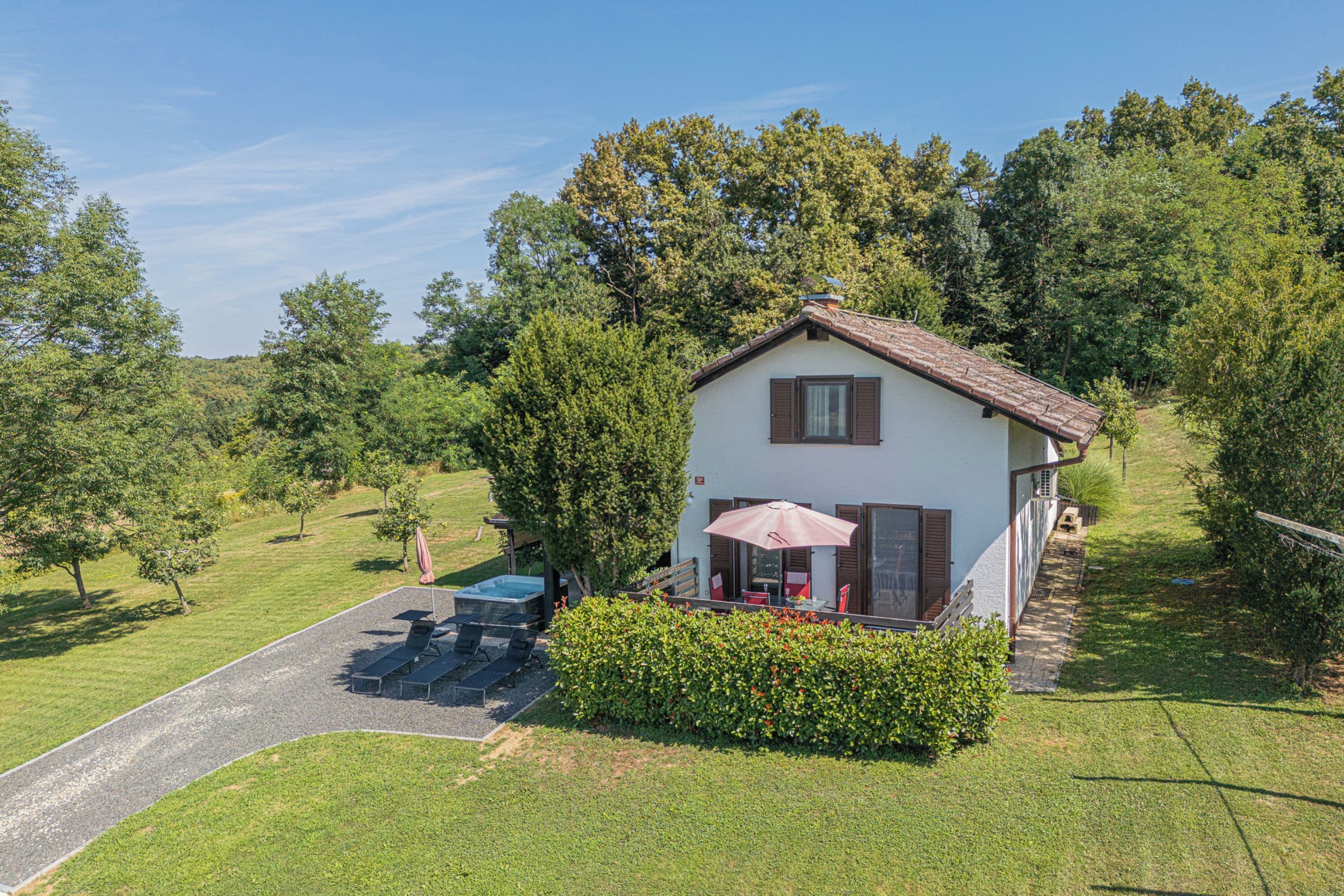 Family House, Multiple Bedrooms (Holiday house VilAna with Jacuzzi) | Outdoor dining