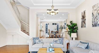 East Perth Luxury Waterfront Retreat