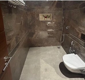 2 habitaciones, escritorio y sistema de insonorización 