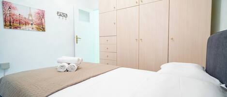 1 dormitori, wifi i roba de llit