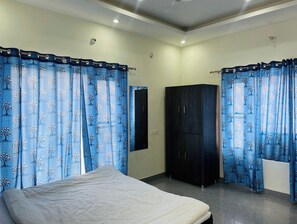 Deluxe Room - Parinay Vatika Banquet & Party Lawn (Haldwani)