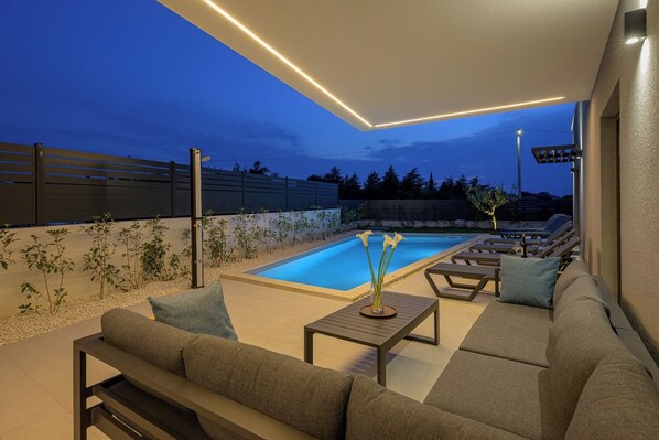 Piscine extérieure, piscine chauffée