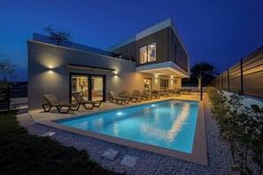Outdoor pool, a heated pool - Luxury villa Sicenta, Private pool, max. 6+2, Billiard, WiFi, PS5, 3 bedrooms (Svetvinčenat)
