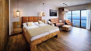 Deluxe Studio Suite, Valley View