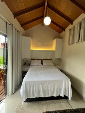 舒适套房, 阳台, 花园景观 | 免费 WiFi