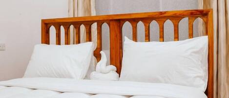 6 chambres, fer et planche à repasser, Wi-Fi, draps fournis