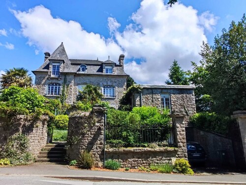 BED AND BREAKFAST IN A TYPICAL HOUSE ON THE BANKS OF THE RANCE RIVER