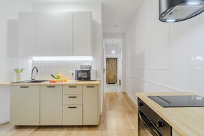 Electric kettle, toaster - Apartament Ogrodowa 26a (Warsaw)