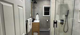 New! Lux 1BR APT at Square in Downtown Ephrata with WiFi, Mini Splits