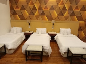 Egyptian cotton sheets, premium bedding, Select Comfort beds, minibar