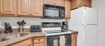 C-224 - End Unit with Private Views & Sleeps 6