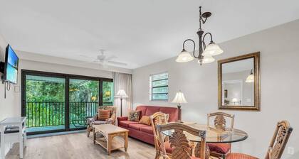 C-224 - End Unit with Private Views & Sleeps 6
