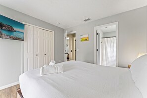 4 Schlafzimmer, Schreibtisch, Bügeleisen/Bügelbrett, kostenloses WLAN