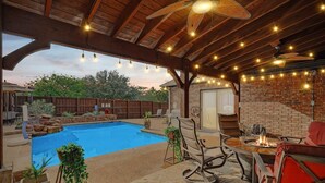 Pool - Vista Valley Vacay, 5-BD w Pool & Cinema (Lewisville)