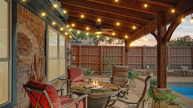 Outdoor dining - Vista Valley Vacay, 5-BD w Pool & Cinema (Lewisville)