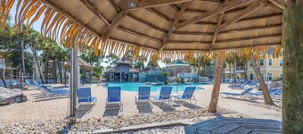 The Pool House at Purple Parrot makes an ideal getaway in Perdido Key!