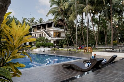 Silver Oak Tropical Resort By Bay Hotels
