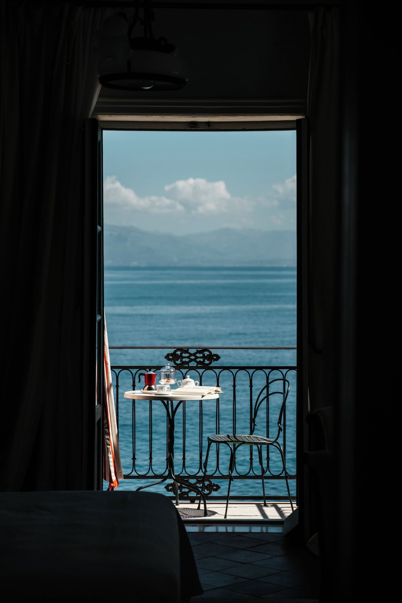 Deluxe Room, Sea View | In-room safe, individually furnished, desk, laptop workspace