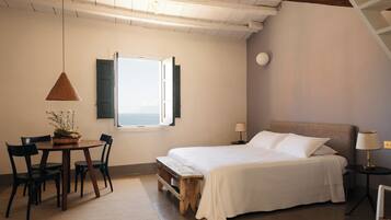 Deluxe Room, Sea View | In-room safe, individually furnished, desk, laptop workspace