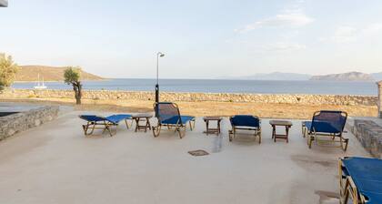 Katerinas Villa 1 - Monemvasia Beachfront Serenity