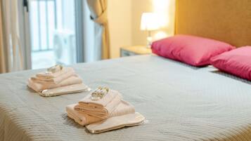 2 bedrooms, iron/ironing board, travel cot, WiFi