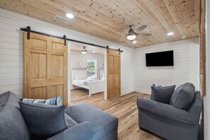 7 bedrooms, free WiFi, bed sheets