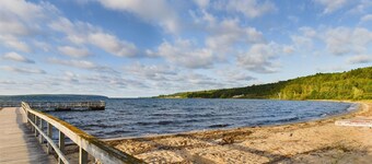 Anna's Place-Lake Superior Across the Highway, Downtown