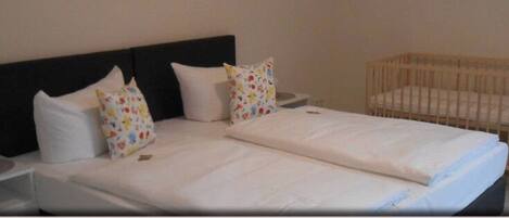 2 bedrooms, WiFi, bed sheets